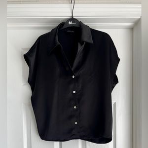 Rachel Zoe Black Silky Short Sleeve Button Up Top
